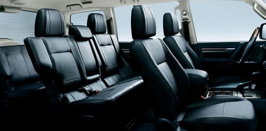 Mitsubishi Pajero seats