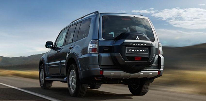 Mitsubishi Pajero rear