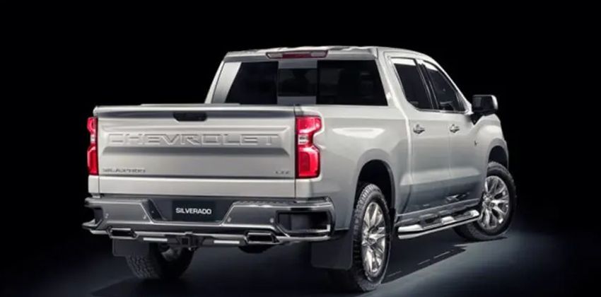 2020 Chevrolet Silverado rear