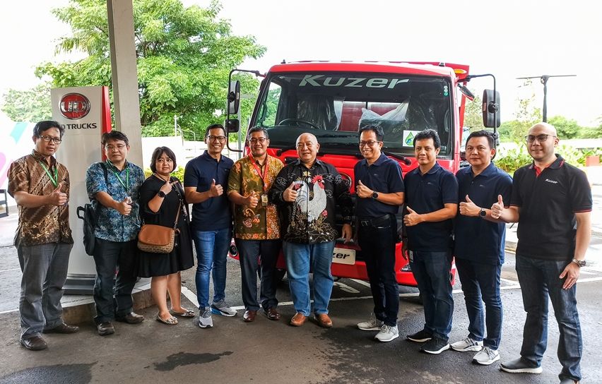 Sumbangan truk dari UD Trucks
