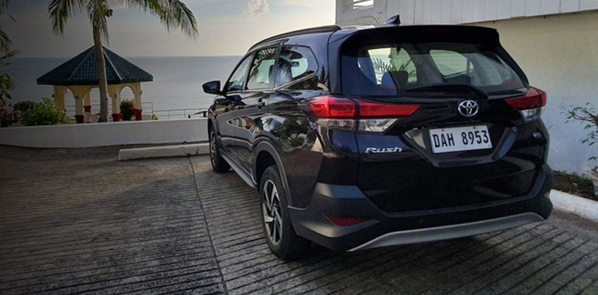Toyota Rush rear