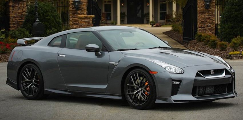 Nissan GT-R front