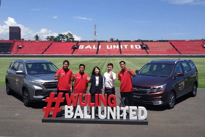 Tingkatkan Penjualan dan Awareness, Wuling Sponsori Tim Sepak Bola Bali United