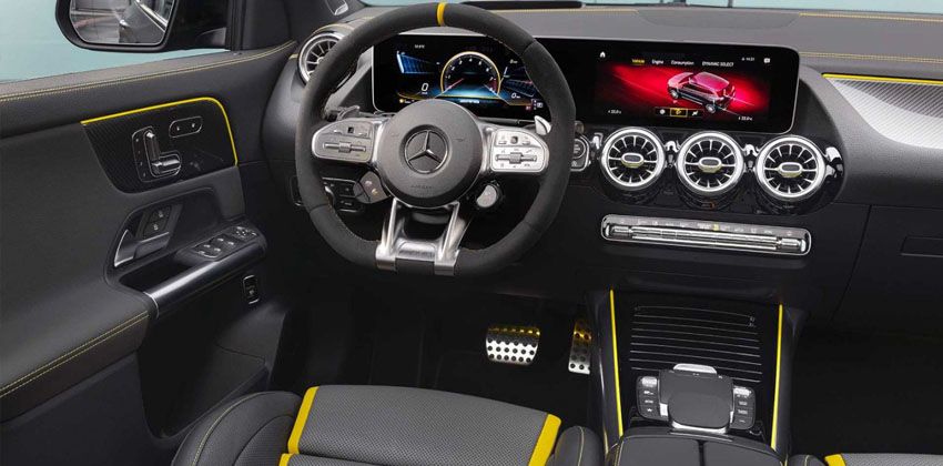 Mercedes-AMG GLA 45 interior
