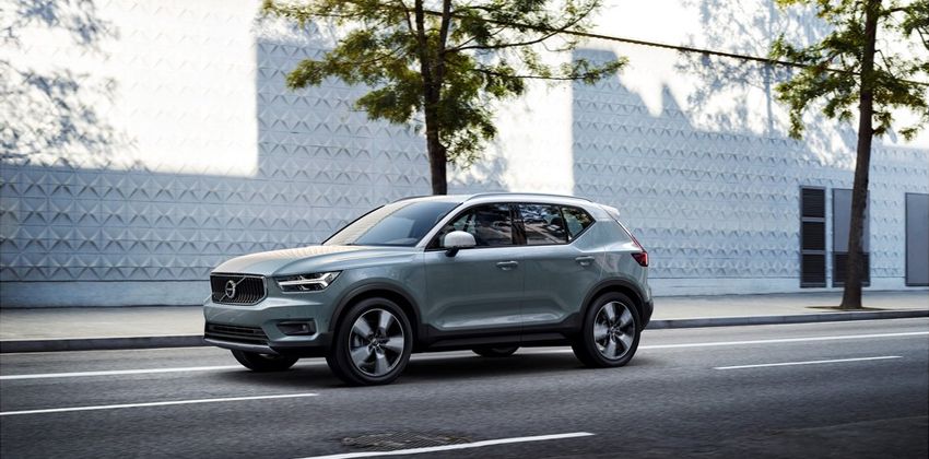 Volvo XC40 front
