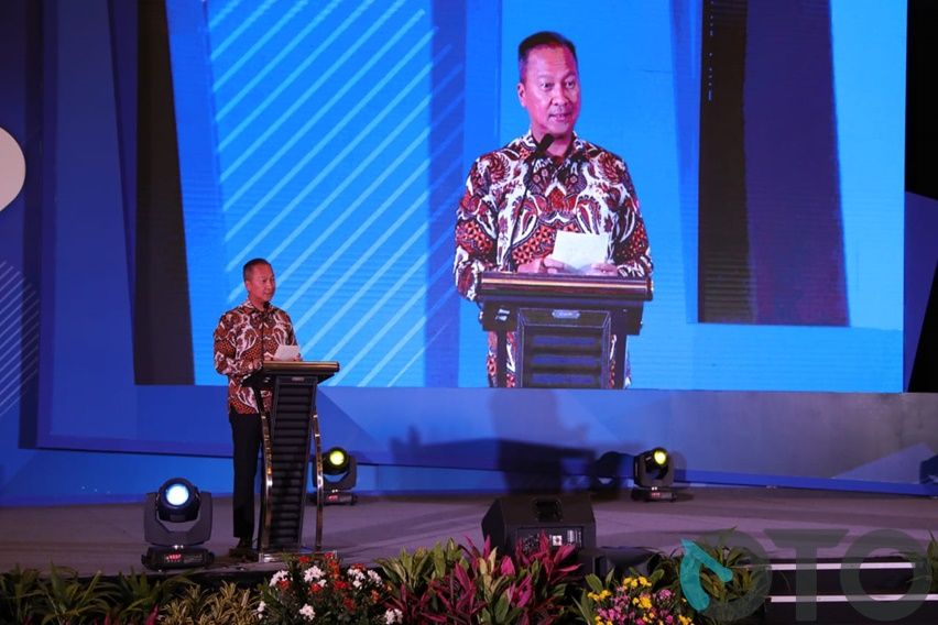 Menperin Agus Gumiwang membuka GIICOMVEC 2020