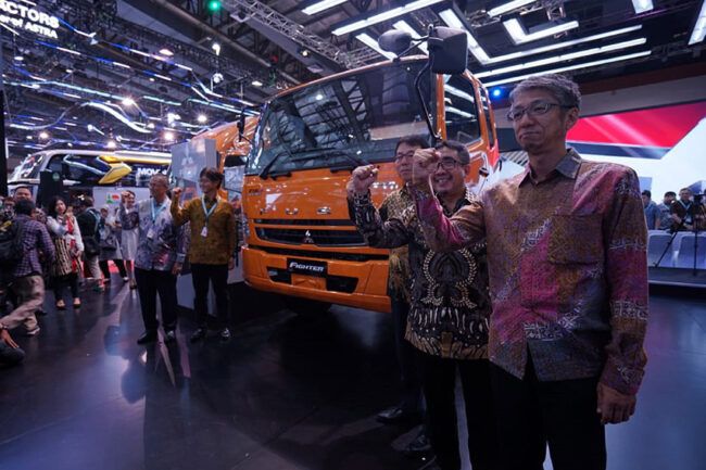 GIICOMVEC 2020: Mitsubishi Fuso Luncurkan Varian Baru Fighter GIICOMVEC 2020: Mitsubishi Fuso Luncurkan Varian Baru Fighter