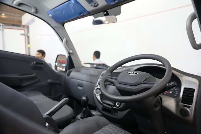 Interior pikap Kia Big-Up