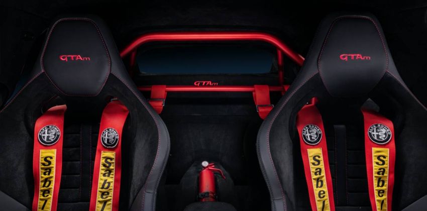 Alfa Romeo Giulia GTA seats