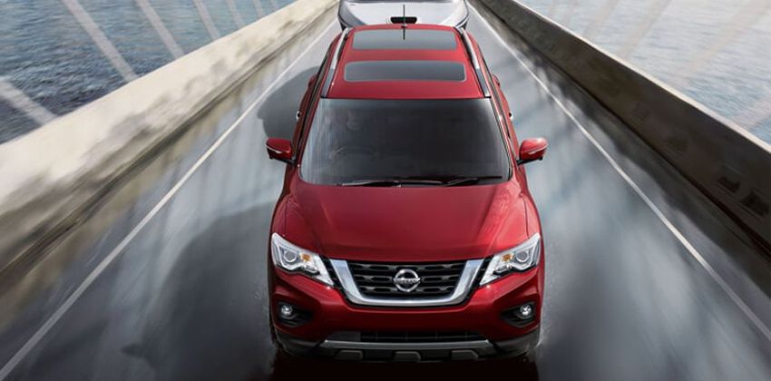 Nissan Pathfinder front