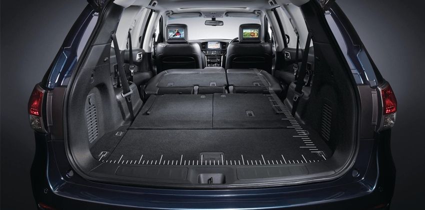 Nissan Pathfinder boot space