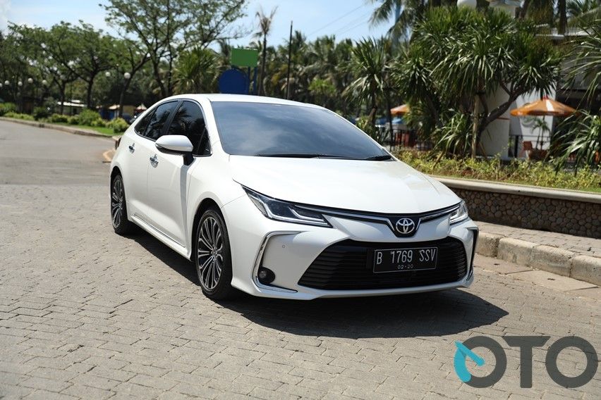 Eksterior Toyota Corolla Altis