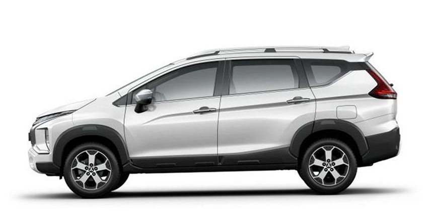 Mitsubishi Xpander Cross side