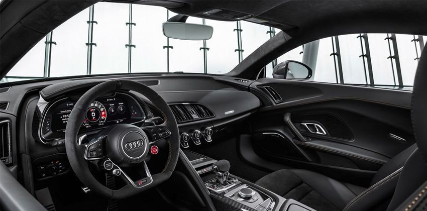 Audi R8 cabin