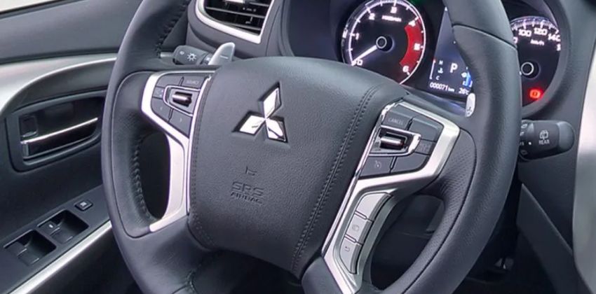 Mitsubishi Montero Sport steering wheel