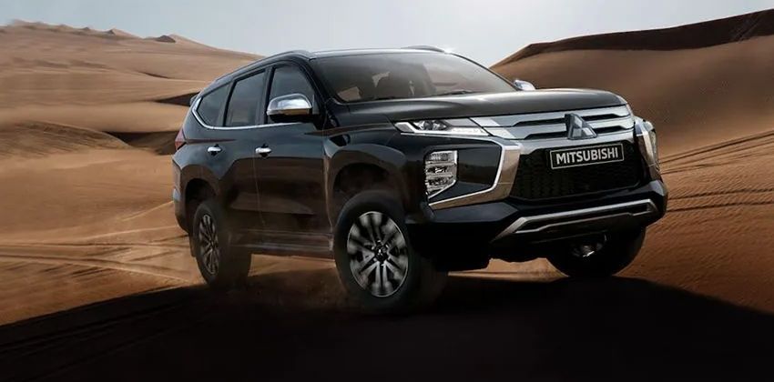 Mitsubishi Montero Sport  front