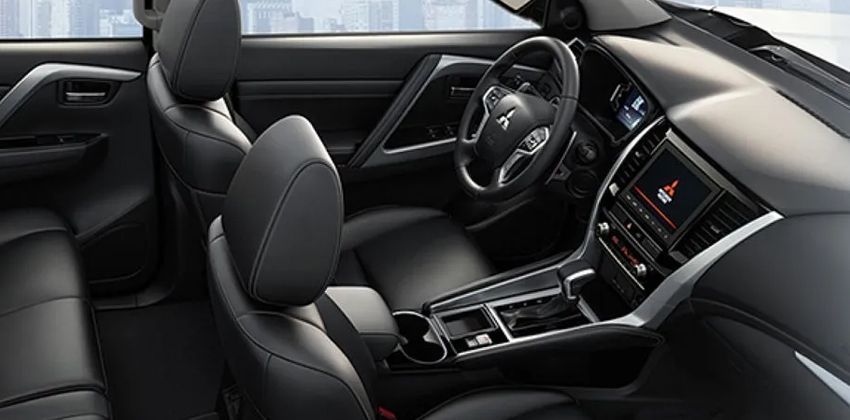 Mitsubishi Montero Sport cabin