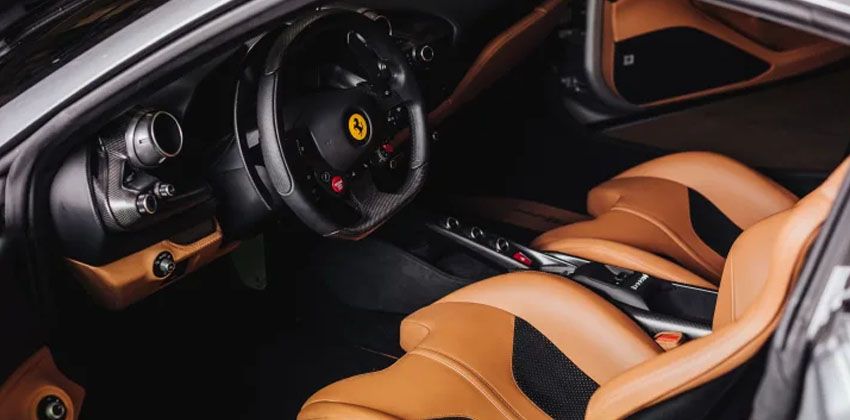 Ferrari F8 Spider cabin