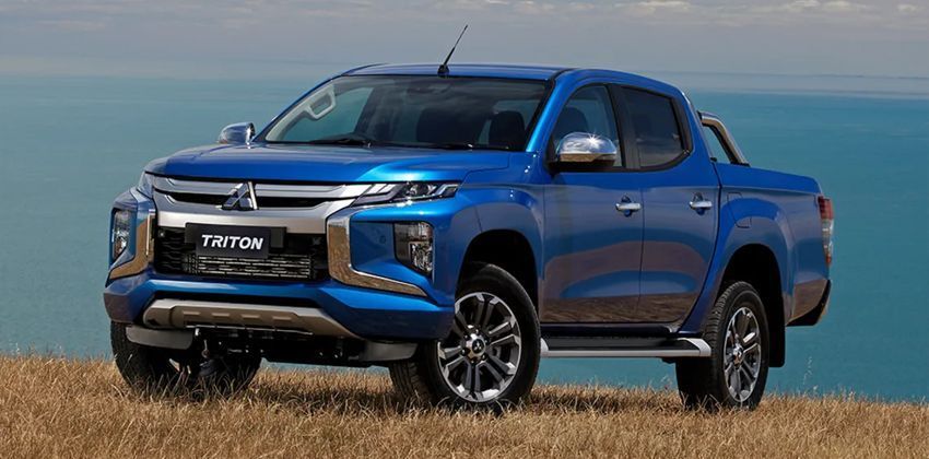 Mitsubishi Triton front