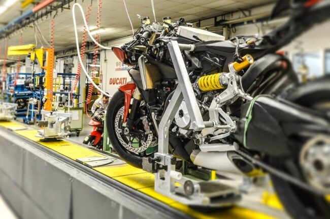 Pandemi COVID-19 Sunyikan Pabrik Motor di Italia Pandemi COVID-19 Sunyikan Pabrik Motor di Italia