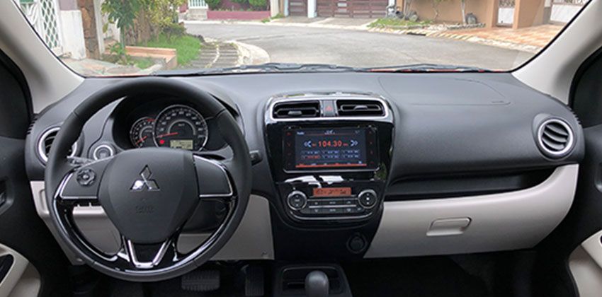 Mitsubishi Mirage G4 GLS CVT dashboard