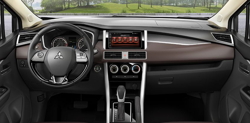 Mitsubishi Xpander Cross dash
