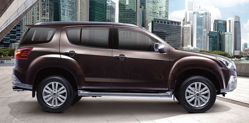 Isuzu mu-X side