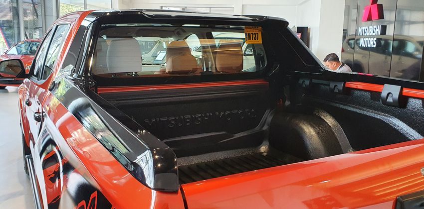 Mitsubishi Strada Athlete boot