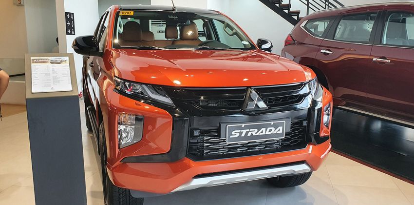 Mitsubishi Strada Athlete front