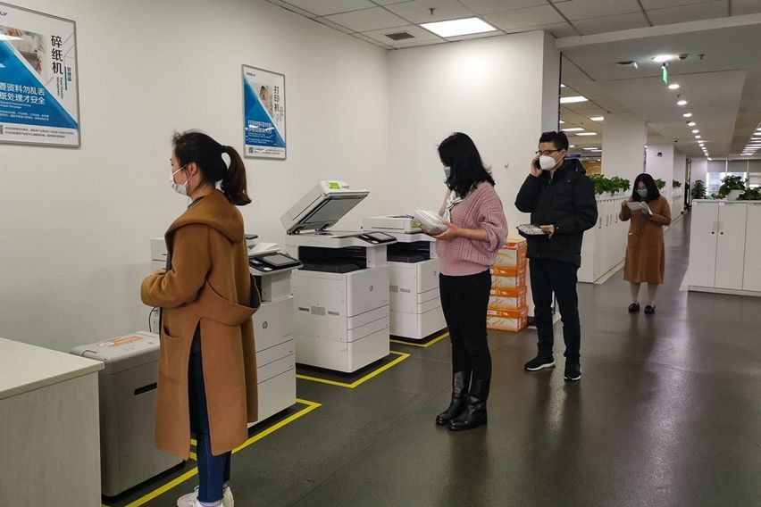 social distancing in queue