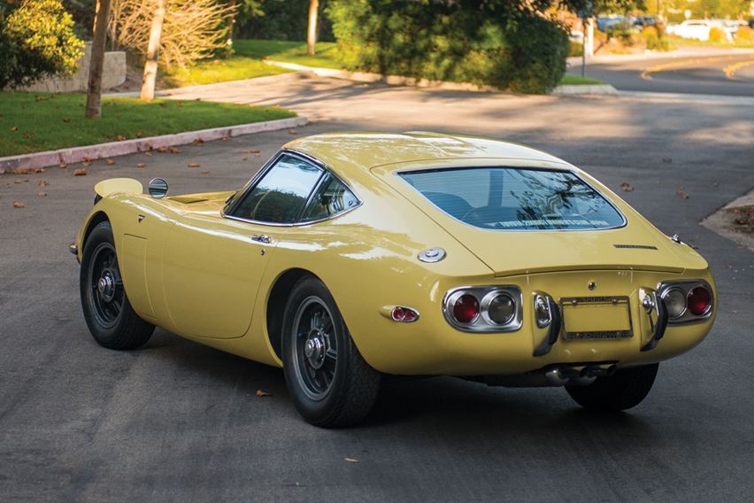 desain toyota 2000 GT