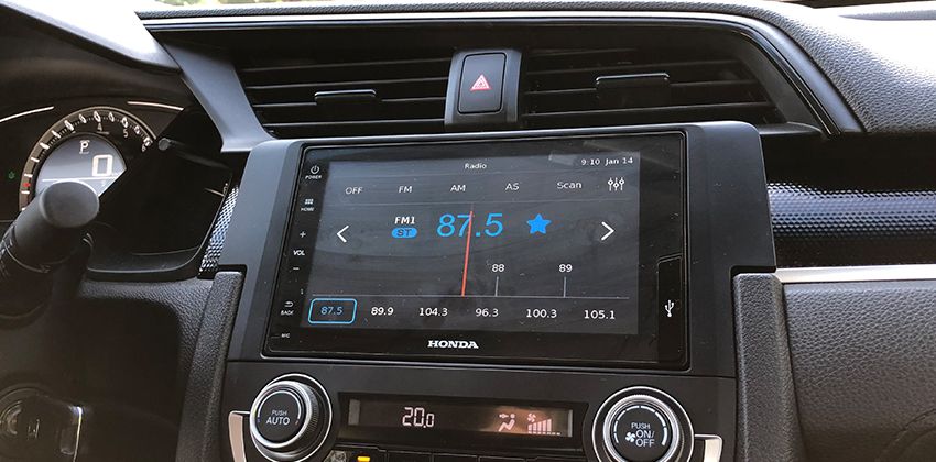 Honda Civic 1.8S CVT center stack 850 x 420