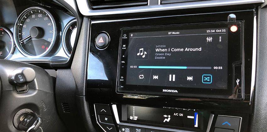 Honda BR-V 1.5 S CVT screen 850 x 420