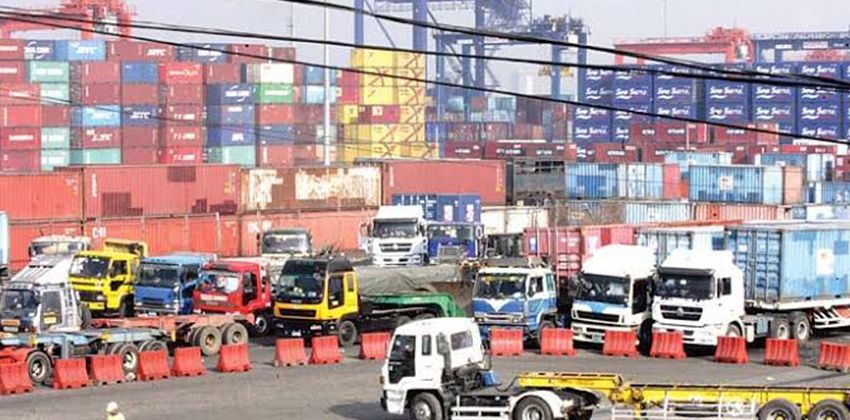 Cargo owners remove overstaying shipments to decongest Manila ports