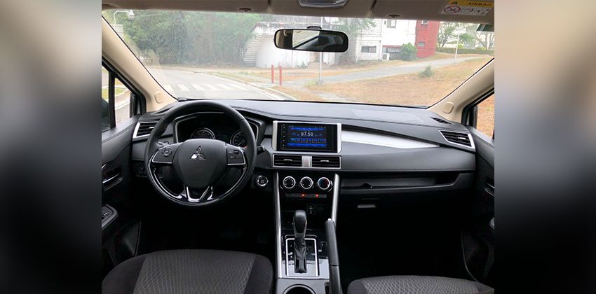 Mitsubishi Xpander side GLS Sport 1.5G AT rear seats 850 x 420