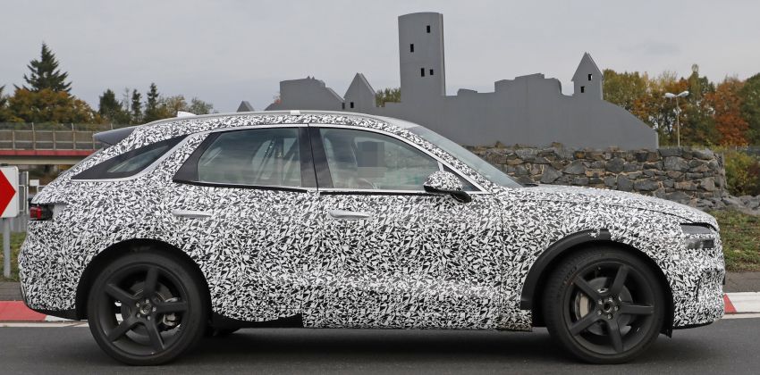 Genesis GV70 spy shots