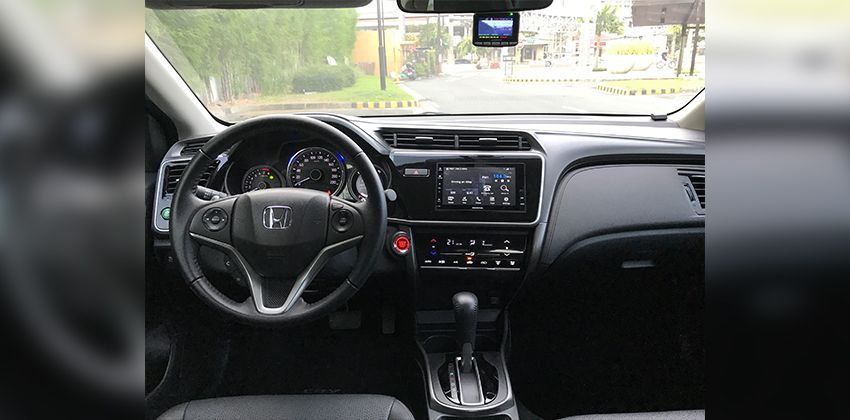 Honda City 1.5L VX+ Navi cockpit 850 x 420