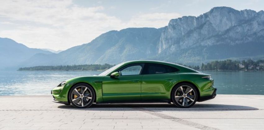 Porsche Taycan award