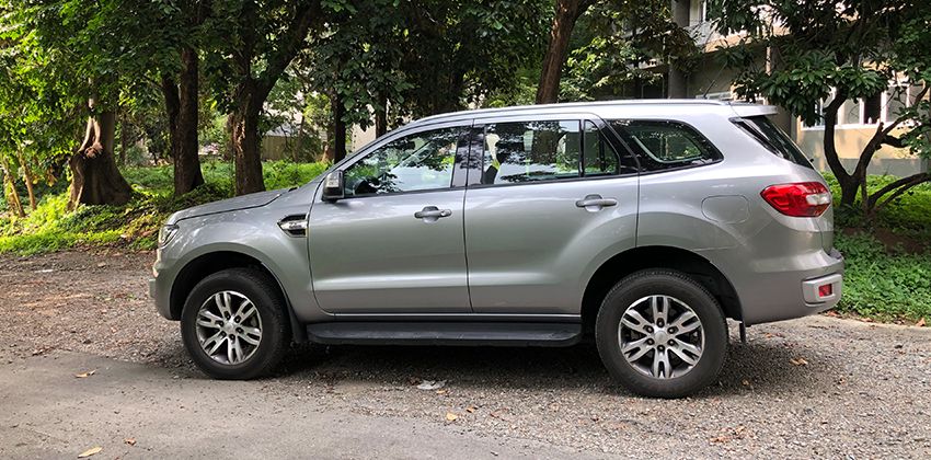 Ford Everest Trend 4x2 AT side 850 x 420