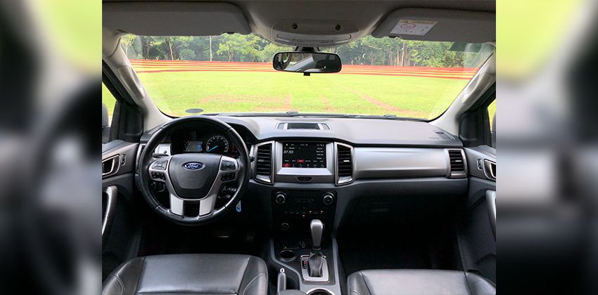 Ford Everest Trend 4x2 AT cockpit 850 x 420
