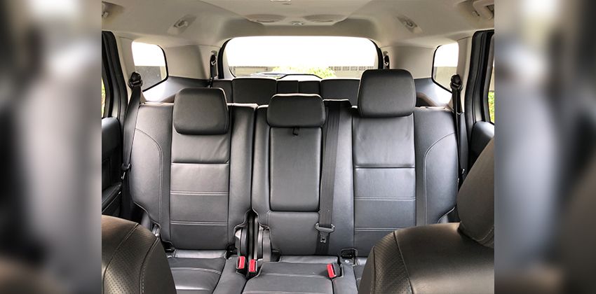 Ford Everest Trend 4x2 AT rear seats 850 x 420
