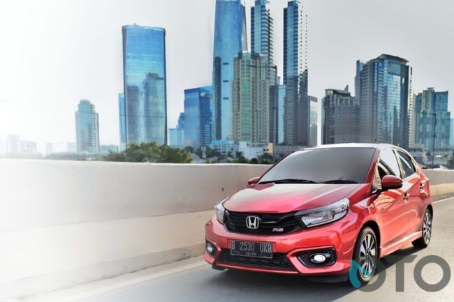 7 Nilai Jual yang Bikin Honda Brio Layak Anda Beli 7 Nilai Jual yang Bikin Honda Brio Layak Anda Beli