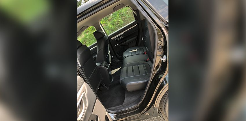 Honda CR-V 2.0 S CVT rear seats 850 x 420