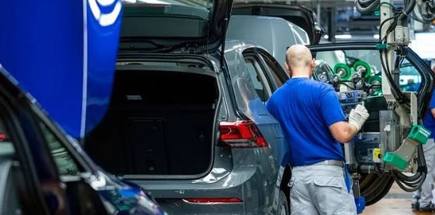 VW restart production in China