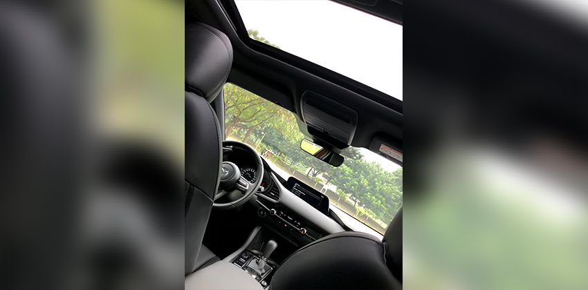 Mazda3 1.5L A/T Sportback Elite interior 850 x 420