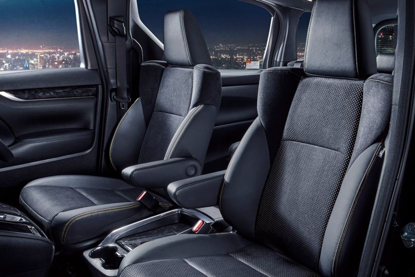 Kabin Toyota Vellfire Golden Eyes