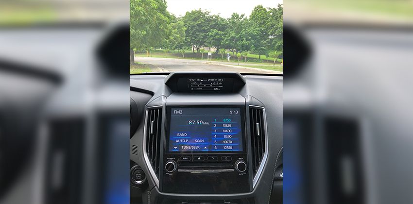 Subaru Forester 2.0i-L infotainment 850 x 420