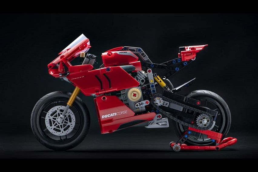 Lego Ducati Panigale V4 R