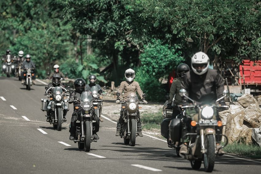 jisel diantara pemotor pria