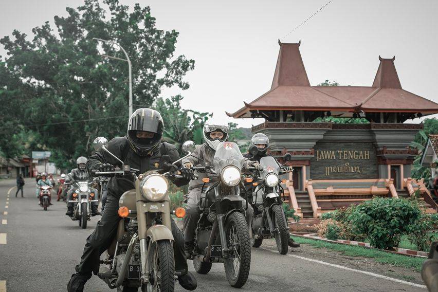 Royal Enfield в фильме Бенджамин Баттон